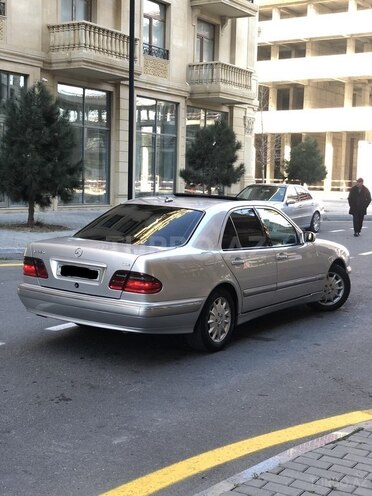 Mercedes E 270 2000, 326,000 km - 2.7 l - Bakı