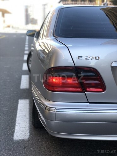 Mercedes E 270 2000, 326,000 km - 2.7 l - Bakı