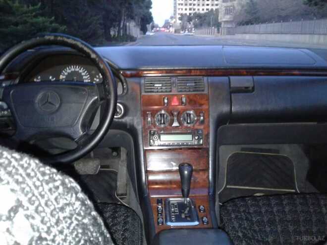 Mercedes E 240 1997, 440,000 km - 2.4 л - Bakı