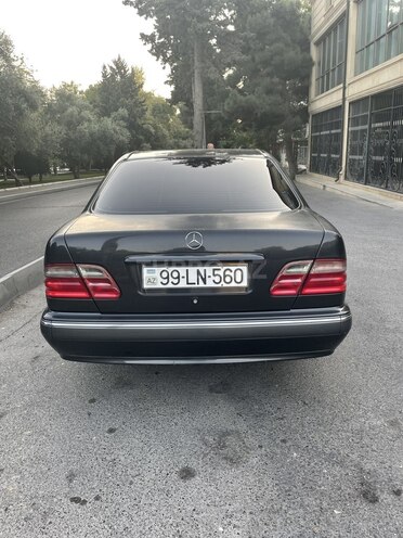 Mercedes E 200 2001, 287,000 km - 2.0 l - Bakı