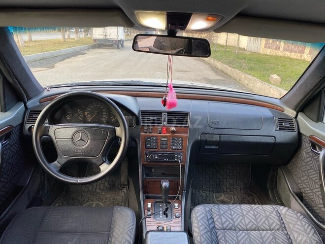 Mercedes C 220 1995, 320,107 km - 2.2 l - Sumqayıt