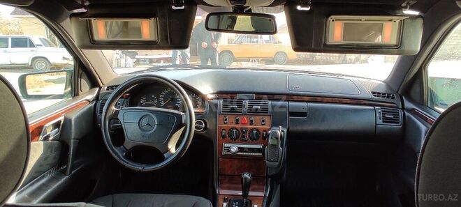 Mercedes E 240 1998, 227,332 km - 2.4 л - Şirvan