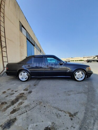 Mercedes E 220 1994, 395,619 km - 2.2 l - Bakı