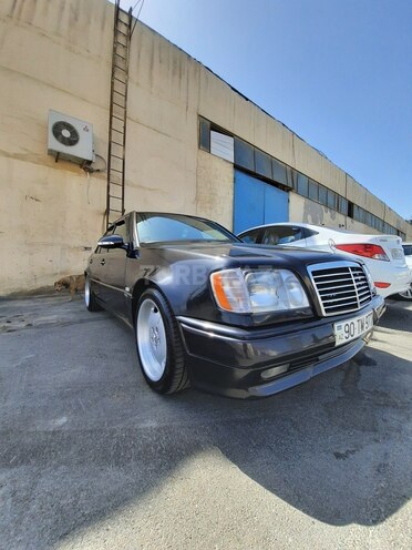 Mercedes E 220 1994, 395,619 km - 2.2 l - Bakı