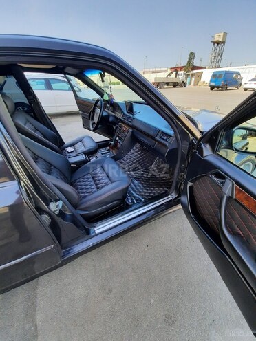 Mercedes E 220 1994, 395,619 km - 2.2 l - Bakı
