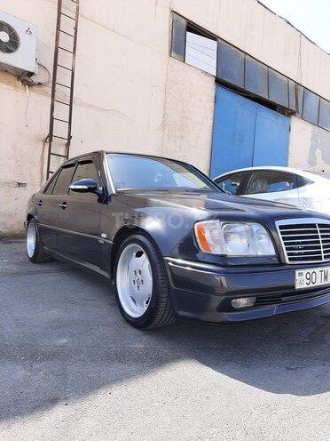 Mercedes E 220 1994, 395,619 km - 2.2 l - Bakı