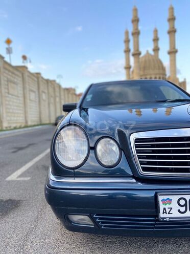 Mercedes E 240 1998, 444,000 km - 2.6 l - Bakı