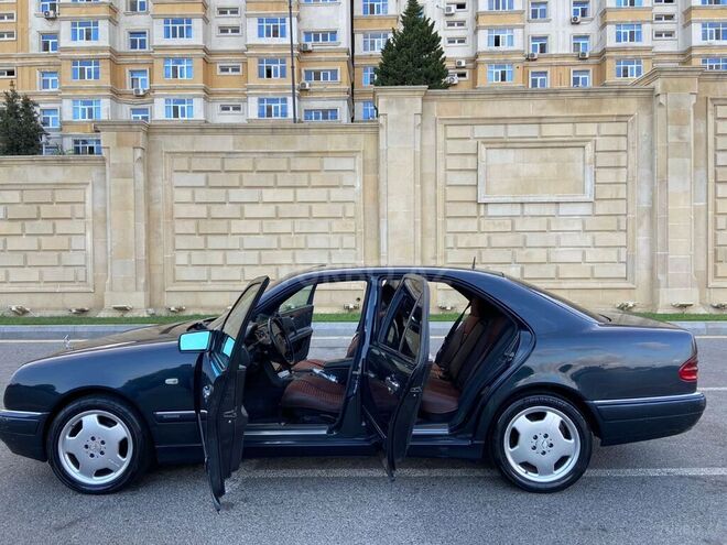 Mercedes E 240 1998, 444,000 km - 2.6 l - Bakı
