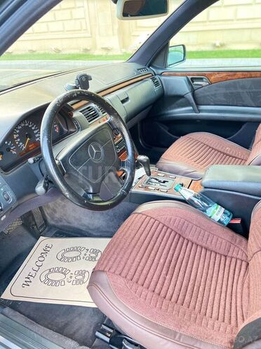 Mercedes E 240 1998, 444,000 km - 2.6 l - Bakı