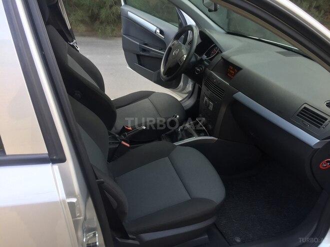 Opel Astra 2005, 153,000 km - 1.4 л - Bakı