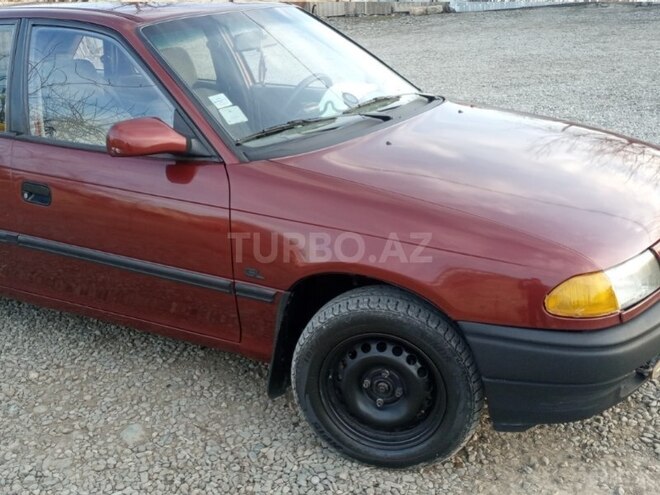 Opel Astra 1992, 220,000 km - 1.6 l - Bərdə
