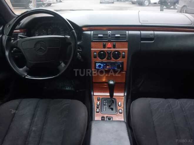 Mercedes E 240 1998, 365,000 km - 2.4 л - Bakı