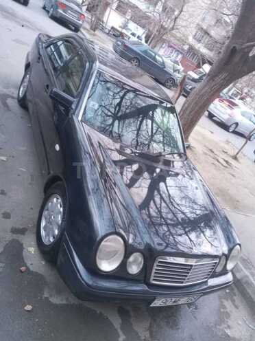Mercedes E 240 1998, 365,000 km - 2.4 л - Bakı