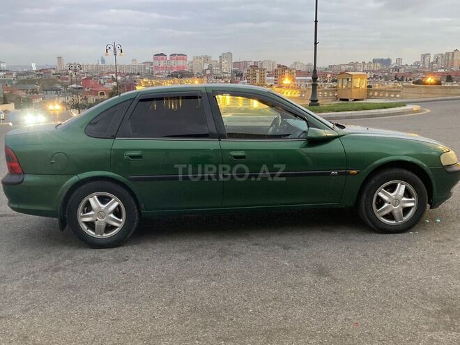 Opel Vectra 1997, 330,000 km - 1.8 л - Bakı