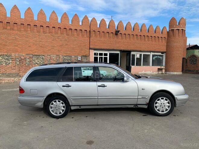 Mercedes E 240 1998, 325,000 km - 2.4 l - Gəncə