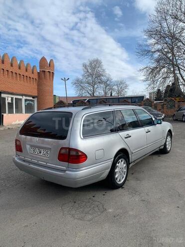 Mercedes E 240 1998, 325,000 km - 2.4 l - Gəncə