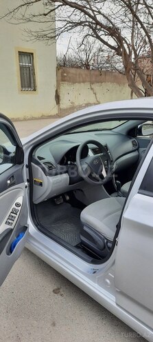Hyundai Accent 2015, 130,000 km - 1.6 l - Bakı
