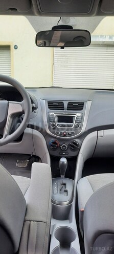 Hyundai Accent 2015, 130,000 km - 1.6 l - Bakı