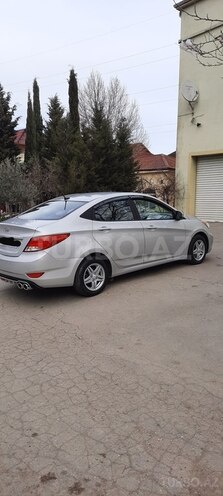 Hyundai Accent 2015, 130,000 km - 1.6 l - Bakı