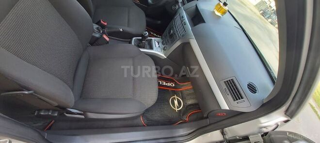 Opel Astra 2009, 133,600 km - 1.4 l - Mingəçevir