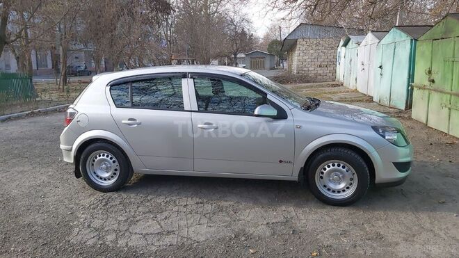 Opel Astra 2009, 133,600 km - 1.4 l - Mingəçevir