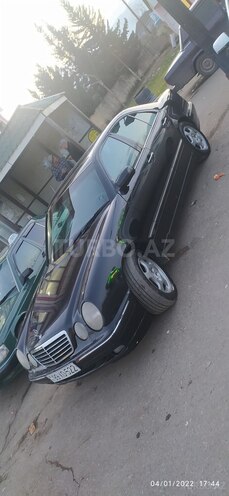 Mercedes E 270 1999, 865,481 km - 2.7 l - Astara