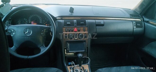 Mercedes E 270 1999, 865,481 km - 2.7 l - Astara