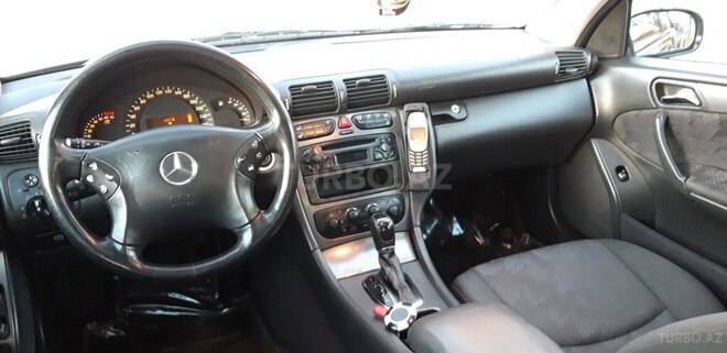 Mercedes C 240 2001, 247,000 km - 2.4 l - Qax