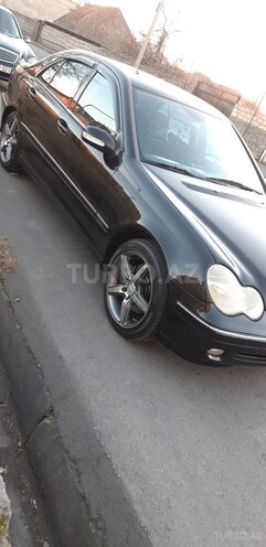 Mercedes C 240 2001, 247,000 km - 2.4 l - Qax