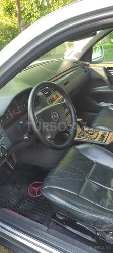 Mercedes E 280 1999, 396,000 km - 2.8 l - Zaqatala
