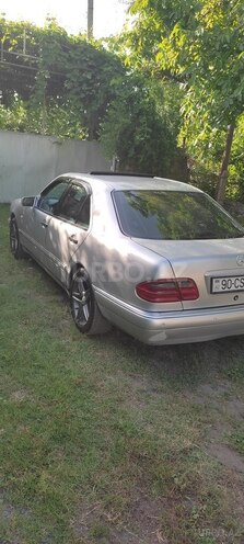 Mercedes E 280 1999, 396,000 km - 2.8 l - Zaqatala
