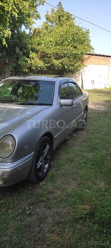 Mercedes E 280 1999, 396,000 km - 2.8 l - Zaqatala
