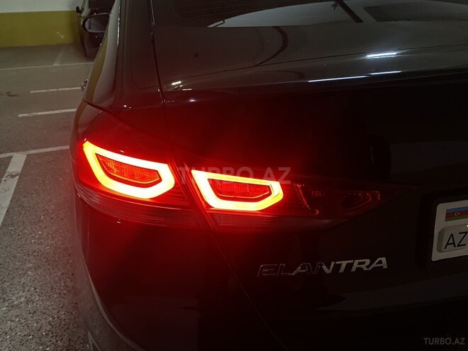 Hyundai Elantra 2018, 99,000 km - 2.0 l - Bakı
