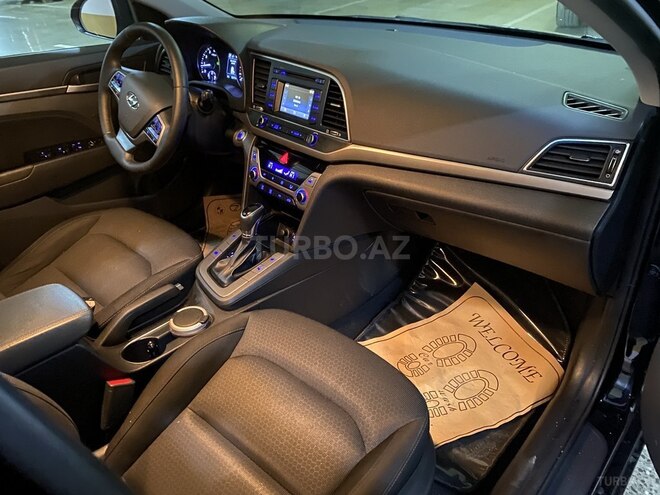 Hyundai Elantra 2018, 99,000 km - 2.0 l - Bakı