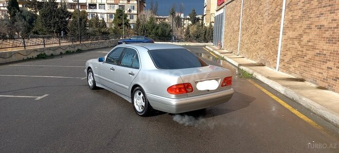 Mercedes E 240 1998, 257,000 km - 2.4 l - Bakı