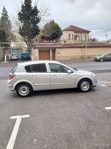 Opel Astra 2005, 209,000 km - 1.4 l - Bakı