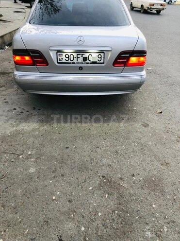 Mercedes E 240 1999, 323,000 km - 2.4 л - Ağcabədi