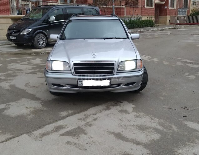 Mercedes C 220 2000, 297,000 km - 2.2 л - Bakı