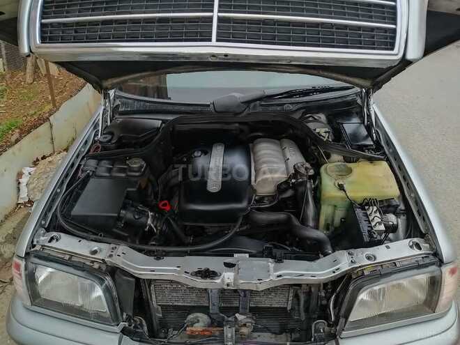 Mercedes C 220 2000, 297,000 km - 2.2 л - Bakı