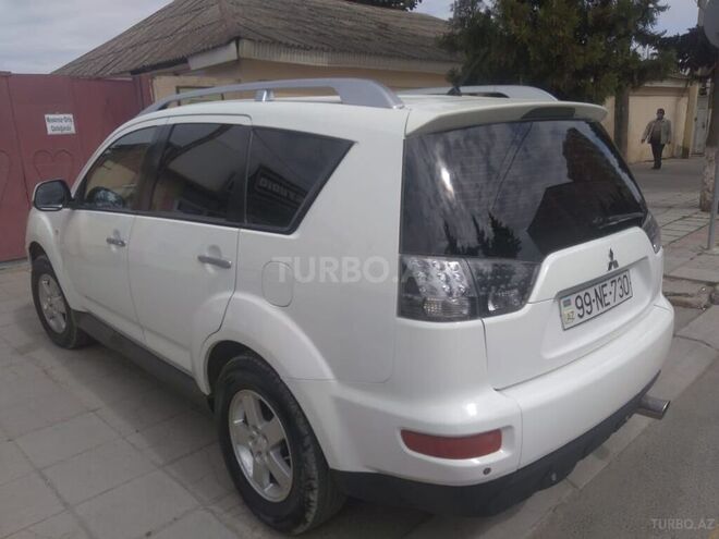 Mitsubishi Outlander 2009, 214,284 km - 2.4 l - Xaçmaz
