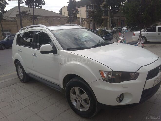Mitsubishi Outlander 2009, 214,284 km - 2.4 l - Xaçmaz
