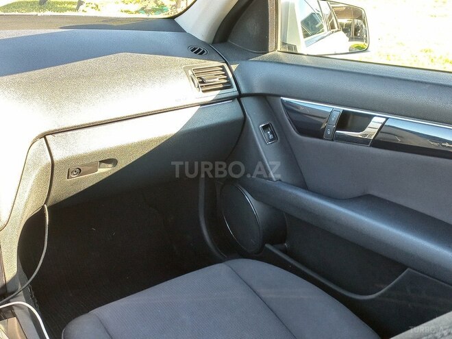 Mercedes C 220 2008, 302,000 km - 2.2 l - Bakı