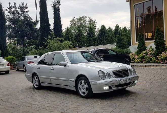 Mercedes E 240 2000, 366,073 km - 2.4 l - Yevlax