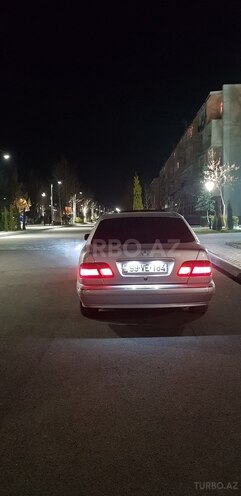 Mercedes E 240 2000, 366,073 km - 2.4 l - Yevlax