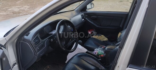 Hyundai Elantra 2001, 280,000 km - 2.0 l - Sumqayıt