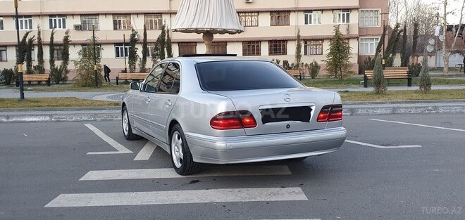 Mercedes E 240 2000, 366,073 km - 2.4 l - Yevlax