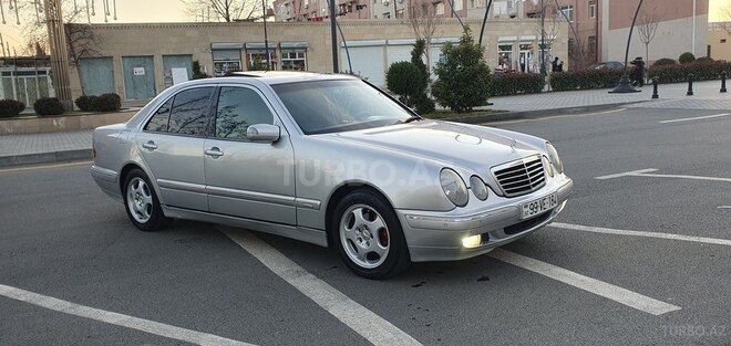 Mercedes E 240 2000, 366,073 km - 2.4 l - Yevlax
