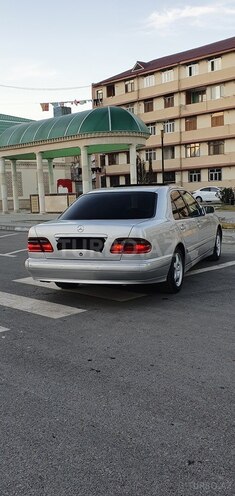 Mercedes E 240 2000, 366,073 km - 2.4 l - Yevlax