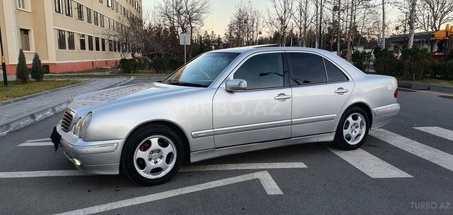 Mercedes E 240 2000, 366,073 km - 2.4 l - Yevlax