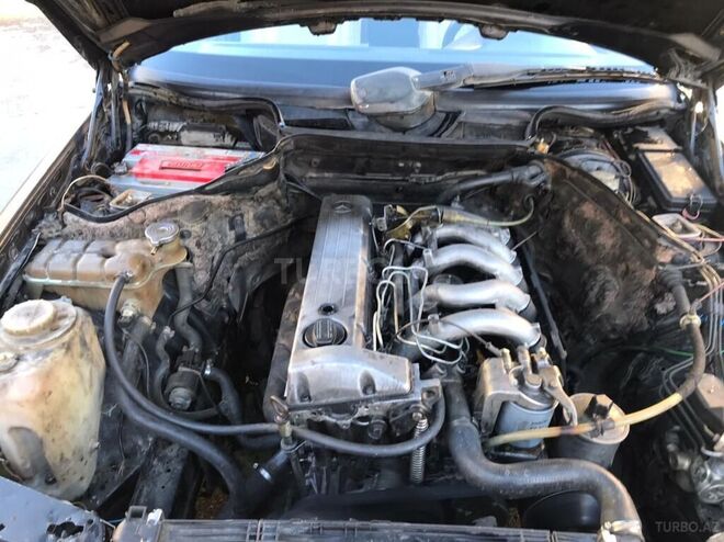 Mercedes E 250 1990, 350,000 km - 2.5 l - Sumqayıt